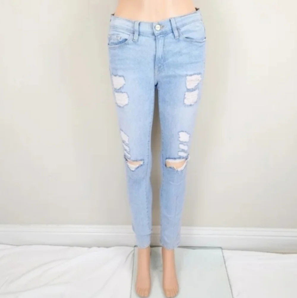 Frame Denim Le Skinny de Jeanne Distressed Jeans Pants